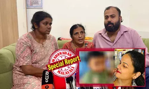 വിപഞ്ചികയുടെ കാല്‍മുട്ടുകള്‍ തറയില്‍ മുട്ടിയ നിലയില്‍; മൃതദേഹം ആദ്യം കണ്ടത് നിതീഷും വീട്ടുജോലിക്കാരിയും; ദുരൂഹതകള്‍ക്കിടെ കുഞ്ഞിന്റെ മൃതദേഹം ഷാര്‍ജയില്‍ സംസ്‌കരിക്കാന്‍ അതിവേഗ നീക്കവുമായി നിധീഷ്; എന്റെ മക്കളെ നാട്ടില്‍ കൊണ്ടുപോകണമെന്ന് കരഞ്ഞപേക്ഷിച്ച് വിപഞ്ചികയുടെ അമ്മ; അവസാന നിമിഷത്തില്‍ സംസ്‌കാരം മാറ്റിവപ്പിച്ച് കോണ്‍സുലേറ്റിന്റെ നിര്‍ണായക ഇടപെടല്‍; മകള്‍ക്കും കുഞ്ഞിനും നീതി ലഭിക്കാന്‍ കോണ്‍സുലേറ്റ് ഇടപെടണമെന്ന് വിപഞ്ചികയുടെ കുടുംബം