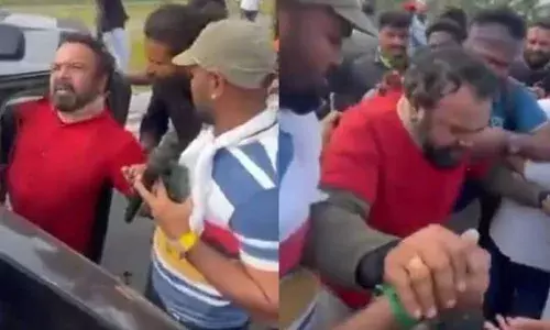 തകർന്നുകിടക്കുന്ന ജീപ്പിൽ നിന്ന് ഇറങ്ങി വരുമ്പോൾ ചുറ്റും നിന്നവരുടെ ആലിംഗനവും അഭിനന്ദനവും; കഷ്ടപ്പെട്ട് നടന്ന് കയറുന്നത് ആംബുലൻസിലേക്ക്; സംഘട്ടനരം​ഗം ചിത്രീകരിക്കുന്നതിനിടെ മരണപ്പെട്ട മോഹൻരാജിന്റെ പഴയ വീഡിയോ പുറത്ത്