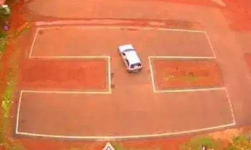 ഏകപക്ഷീയമായ വാഹന നിരോധനവും ഡാഷ് ബോഡ് ക്യാമറയും എതിര്‍ത്ത് ഡ്രൈവിങ് സ്‌കൂള്‍ ഉടമകള്‍; വാദം ശരി വച്ച് ഡ്രൈവിങ് ലൈസന്‍സ് പരീക്ഷാ പരിഷ്‌കരണം ഹൈക്കോടതി റദ്ദാക്കി; സര്‍ക്കുലറുകളും അനുബന്ധ ഉത്തരവുകളും റദ്ദായതോടെ ഗതാഗത വകുപ്പിന് വന്‍തിരിച്ചടി