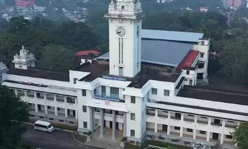 93 വിദേശ വിദ്യാർത്ഥികൾക്ക് കേരള സർവകലാശാലയിൽ പ്രവേശനം; 90 വിദ്യാർത്ഥികളുടെ പഠന ചെലവ് കേന്ദ്ര സർക്കാർ വഹിക്കും; തീരുമാനം കേരള സർവകലാശാല വൈസ് വൈസ് ചാൻസിലർ ഡോ.മോഹനൻ കുന്നുമ്മേലിന്റെ അധ്യക്ഷതയിൽ ചേർന്ന യോഗത്തിൽ