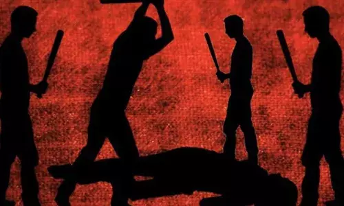 കൊച്ചിയില്‍ ബൈക്ക് തടഞ്ഞു നിര്‍ത്തി യുവാവിന് ക്രൂര മര്‍ദനം; ശരീരമാസകലം മുറിവേറ്റ പാടുകള്‍; ഗുരുതരമായി പരിക്കേറ്റ യുവാവ് ആശുപത്രിയില്‍: പിന്നില്‍ ലഹരി മാഫിയാ സംഘമെന്ന് സംശയം