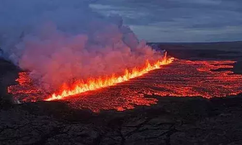 ഐസ്ലാന്‍ഡില്‍ അഗ്‌നിപര്‍വ്വത സ്‌ഫോടനം; നിരവധി പ്രദേശവാസികളെയും വിനോദസഞ്ചാരികളെയും ഒഴിപ്പിച്ചു