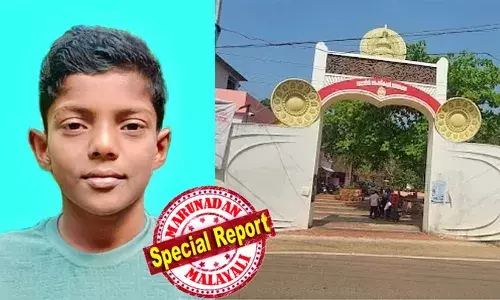 വൈദ്യുതി ലൈനിനോടു ചേര്‍ന്ന് തകരഷീറ്റില്‍ നിര്‍മിച്ച സൈക്കിള്‍ ഷെഡ്; മിഥുന്‍ ഷെഡിലിറങ്ങിയത് ജനാലവഴി;  ബെഞ്ച് ഉപയോഗിച്ച് ക്ലാസിനുള്ളില്‍ നിന്നും തകര ഷീറ്റിലേക്ക് ഇറങ്ങി; ചെരുപ്പ് എടുക്കുമ്പോള്‍ ഷീറ്റില്‍ നിന്നു തെറ്റി വൈദ്യുതി ലൈനിലേക്ക് വീണു; വൈദ്യുതി ലൈന്‍ ഓഫ് ചെയ്യാന്‍ കാലതാമസം ഉണ്ടായി; നടുക്കം മാറാതെ നാട്ടുകാര്‍
