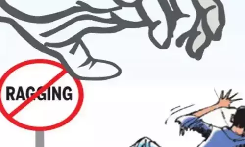 മീശ വടിച്ചില്ല; പ്ലസ് വണ്‍ വിദ്യാര്‍ത്ഥിയെ സീനിയര്‍ വിദ്യാര്‍ത്ഥികള്‍ കൂട്ടം ചേര്‍ന്ന് മര്‍ദിച്ചു