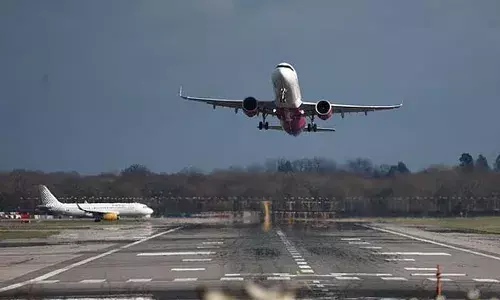 പറന്നുയര്‍ന്ന രണ്ടു വിമാനങ്ങള്‍ ഒരു മിനിറ്റ് വ്യത്യാസത്തില്‍ തിരിച്ചിറക്കി; ഗാറ്റ്വിക്ക് എയര്‍ പോര്‍ട്ടില്‍ അടിയന്തിര സാഹചര്യം