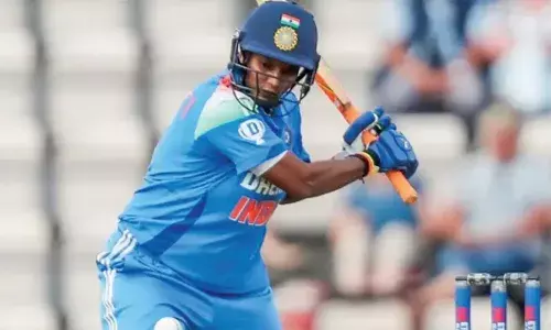 മികച്ച ബാറ്റിംഗ് പ്രകടനവുമായി ദീപ്തി ശര്‍മ്മ; ഇംഗ്ലണ്ടിനെതിരായ ആദ്യ ഏകദിന മത്സരം ഇന്ത്യന്‍ വനിതകള്‍ സ്വന്തമാക്കി; നാല് വിക്കറ്റിന് വിജയം