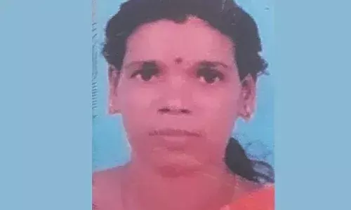 കാല്‍തെറ്റി അരിപ്പൊടി വറുക്കുന്ന യന്ത്രത്തിന്റെ ബെല്‍റ്റിലേക്ക് വീണു; ബെല്‍റ്റിനും മോട്ടോറിനുമിടയില്‍ തല കുരുങ്ങി യുവതിക്ക് ദാരുണാന്ത്യം