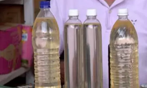 വ്യാജ വെളിച്ചെണ്ണയ്‌ക്കെതിരെ പരിശോധന; 25 സ്ഥാപനങ്ങള്‍ക്ക് നോട്ടീസ്