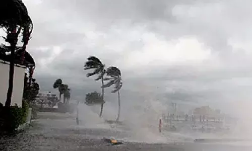 വടക്കന്‍ ജില്ലകളില്‍ ഇന്ന് അതിതീവ്ര മഴയ്ക്ക് സാധ്യത; അഞ്ച് ജില്ലകളില്‍ റെഡ് അലേര്‍ട്ട്: തെക്കന്‍ ജില്ലകളില്‍ കടലാക്രമണത്തിന് സാധ്യത