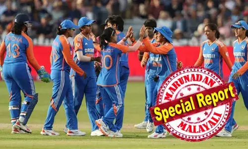 ഇവരെങ്ങനെ വിജയിക്കുന്നു? ഇംഗ്ലണ്ടിനെ തകര്‍ത്തെറിഞ്ഞു ആദ്യ ഏകദിനം വിജയിച്ച ഇന്ത്യന്‍ ടീമിനെ പുകഴ്ത്തി ബിബിസി വാര്‍ത്ത സംഘവും; ക്രിക്കറ്റിന്റെ പുലിമടയിലെത്തി വീറുകാട്ടിയ പെണ്ണുങ്ങളുടെ കഥ പറയുമ്പോള്‍ ബിബിസിക്ക് പോലും രോമാഞ്ചം നിറയുന്ന റിപ്പോര്‍ട്ടിങ് ശൈലി; കോമണ്‍വെല്‍ത്തില്‍ ഡല്‍ഹിയില്‍ ചെന്നപ്പോള്‍ കണ്ട കാഴ്ചയല്ല ഇന്ത്യന്‍ ക്രിക്കറ്റ് ടീം ബിബിസി സംഘത്തെ പഠിപ്പിക്കുന്നത്