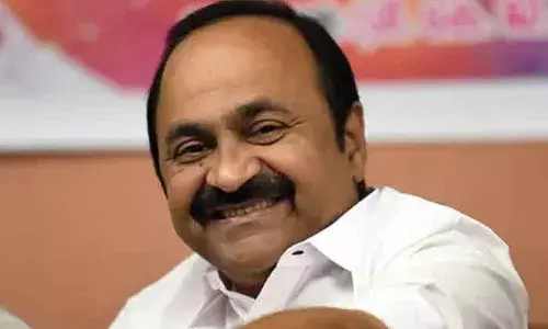 ആരോഗ്യ കേരളം വെന്റിലേറ്ററിലാണെന്ന പ്രതിപക്ഷ സമരത്തിന്റെ ശ്രദ്ധ തിരിക്കാനാണ് എസ്.എഫ്.ഐക്കാരെക്കൊണ്ട് സമരാഭാസം നടത്തിച്ചത്; കേരള സര്‍വകലാശാലയിലെ സമരം തീര്‍ക്കാനുള്ള സര്‍ക്കാരിന്റെ തീരുമാനത്തെ കുറ്റപ്പെടുത്തുന്നില്ല; പ്രശ്നങ്ങള്‍ തീര്‍ക്കണം എന്ന് ആദ്യം ആവശ്യപ്പെട്ടത് പ്രതിപക്ഷമാണെന്ന് വി ഡി സതീശന്‍