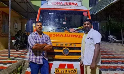 വീട്ടില്‍ പ്രസവിച്ച അതിഥിതൊഴിലാളി യുവതിക്കും കുഞ്ഞിനും രക്ഷകരായി കനിവ് 108 ആംബുലന്‍സ് ജീവനക്കാര്‍