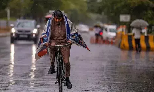 ഇന്നും കേരളത്തില്‍ ശക്തമായ മഴയ്ക്ക് സാധ്യത; ശക്തമായ കാറ്റിനും സാധ്യതയെന്ന് മുന്നറിയിപ്പ്; ഒന്‍പത് ജില്ലകളില്‍ ഓറഞ്ച് അലേര്‍ട്ട്; ഒരു ജില്ലയില്‍ വിദ്യാഭ്യാസ സ്ഥാപനങ്ങള്‍ക്ക് അവധി
