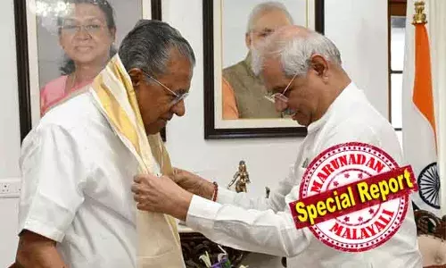 രാജ്ഭവനില്‍ എത്തിയ മുഖ്യമന്ത്രിയെ ഗവര്‍ണര്‍ സ്വീകരിച്ചത് കസവുഷാള്‍ അണിയിച്ച്; ഇരുവരും തമ്മിലുള്ള കൂടിക്കാഴ്ച്ച നീണ്ടത് ഒരുമണിക്കൂര്‍;  കേരള സര്‍വകലാശാലയുമായി ബന്ധപ്പെട്ട വിഷയത്തില്‍ പ്രധാന ചര്‍ച്ച; പിണറായി മുന്‍കൈയെടുത്ത വെടിനിര്‍ത്തലില്‍ ആര്‍ലേക്കര്‍ ഹാപ്പി; കൂടിക്കാഴ്ച സൗഹാര്‍ദ്ദപരമെന്ന് രാജ്ഭവന്‍; മഞ്ഞുരുകലോടെ ബില്ലുകളിലും വി സി നിയമനത്തിലും ഉടന്‍ തീരുമാനമാകും?