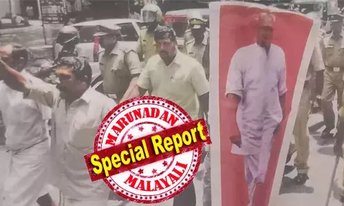 പ്രകടനം മുന്നോട്ട്...ഞങ്ങള്‍ അഞ്ചുപേര്‍; 16 ക്യാമറകള്‍, 100ല്‍ പരം പോലീസ്, 20ഓളം ചുമടിലെ സഖാക്കള്‍ തൊട്ടുപിന്നില്‍; പ്രകടനം താലൂക്ക് ഓഫീസിന് മുന്നില്‍ എത്തി ജില്ലാ കോടതിയെ അഭയം പ്രാപിച്ചു; തടയാന്‍ വന്നവര്‍ അറിയാതെ പ്രകടനത്തില്‍ അലിഞ്ഞു ചേര്‍ന്നോ...എന്തോ? ജനകീയ കോടതി വിജയിച്ചു: വിഎസിന് സീറ്റിന് വേണ്ടി പ്രകടനം; വിഒ ജോണി ഓര്‍മ്മ പങ്കുവയ്ക്കുമ്പോള്‍