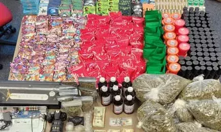 സൗത്ത് ഡാളസില്‍ വന്‍തോതില്‍ മയക്കുമരുന്നുകളും ആയുധങ്ങളും പിടികൂടി,ഒരാള്‍ അറസ്റ്റില്‍