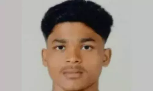 മരണ വീട്ടിൽ നിന്നും മടങ്ങവേ ബൈക്കില്‍ കാറിടിച്ചു; 18കാരന് ദാരുണാന്ത്യം; സംഭവം കോഴിക്കോട്