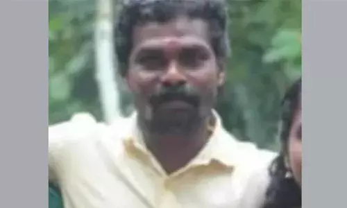 ശക്തമായ കാറ്റിലും മഴയിലും പോസ്റ്റ് മാറ്റി സ്ഥാപിക്കുന്നതിനിടെ അപകടം; പോസ്റ്റ് ദേഹത്തേക്ക് മറിഞ്ഞ് കരാര്‍ തൊഴിലാളിക്് ദാരുണാന്ത്യം