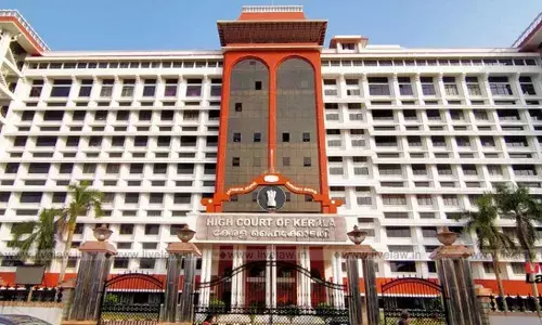 തെരുവുനായ ശല്യം കാരം പുറത്തിറങ്ങി നടക്കാന്‍ കഴിയാത്ത സ്ഥിതി; കുട്ടകളെയടക്കം പട്ടിക്കടിക്കുന്നു; ജനങ്ങള്‍ക്ക് ഭയം; എന്തെങ്കിലും ചെയ്‌തേ പറ്റൂവെന്ന് ഹൈക്കോടതി