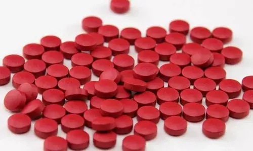 സ്‌കൂളില്‍ നിന്നും ഒരു മാസത്തേക്ക് നല്‍കിയ അയണ്‍ ഗുളിക ഒന്നിച്ചു കഴിച്ചു; മൂന്ന് വിദ്യാര്‍ത്ഥികള്‍ ആശുപത്രിയില്‍