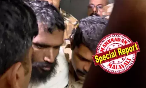 കണ്ണൂര്‍ സെന്‍ട്രല്‍ ജയിലില്‍ കഞ്ചാവും മദ്യവും സുലഭം; ഫോണ്‍ വിളിക്കാനും സൗകര്യം; ലഹരി വിതരണക്കാരുടെ വിവരങ്ങളും പോലീസിന് നല്‍കി ഗോവിന്ദച്ചാമി; കമ്പി മുറിക്കാന്‍ തുടങ്ങിയത് 8 മാസം മുമ്പ്, ജയില്‍ചാടുമെന്ന് 5 തടവുകാര്‍ക്ക് അറിയാമായിരുന്നു; ജയില്‍ചാട്ടം നടത്തിയ ഒറ്റക്കയ്യന്‍ ക്രിമിനലിനെ കനത്ത സുരക്ഷയില്‍ വിയ്യൂരിലെ അതീവ സുരക്ഷാ ജയിലിലേക്ക് കൊണ്ടുപോയി