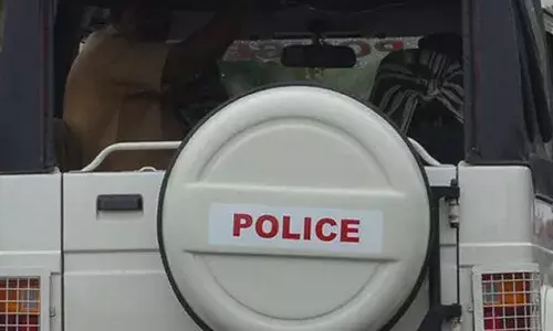 സാമൂഹിക മാധ്യമത്തിലൂടെ പ്രണയം; പ്രായപൂര്‍ത്തിയാകാത്ത പെണ്‍കുട്ടിയെ കബളിപ്പിച്ച് 12 പവന്‍ സ്വര്‍ണം തട്ടി: യുവാക്കള്‍ അറസ്റ്റില്‍