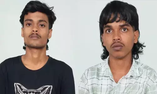 പ്രായപൂർത്തിയാകാത്ത സ്‌കൂൾ വിദ്യാർത്ഥികൾക്ക് കഞ്ചാവ് നൽകി; മാതാപിതാക്കളുടെ പരാതിയിൽ രണ്ട് പേർ പിടിയിൽ