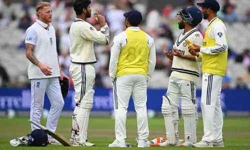 ജഡേജയും സുന്ദറും ഒരു സെഞ്ചുറി അര്‍ഹിക്കുന്നുവെന്ന് ശുഭ്മാന്‍ ഗില്‍;  ഞങ്ങള്‍ ആരെയും പ്രീതിപ്പെടുത്താന്‍ വന്നതല്ലെന്ന് ഗംഭീര്‍; ബെന്‍ സ്റ്റോക്‌സിന്റെ സമനില നീക്കത്തില്‍ പ്രതികരിച്ച് ഇന്ത്യന്‍ നായകനും പരിശീലകനും; സ്റ്റോക്‌സിന്റെത് ഇരട്ടത്താപ്പെന്ന് തുറന്നടിച്ച് അശ്വിന്‍