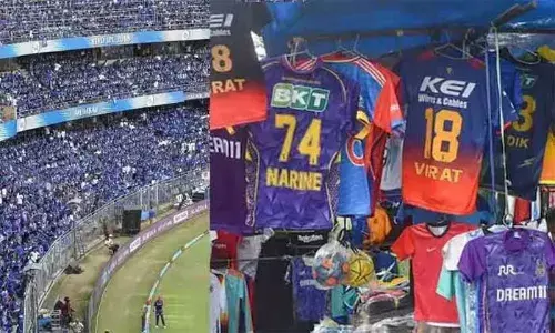 വാംഖഡെ സ്റ്റേഡിയത്തില്‍ കള്ളന്‍ കയറി; അടിച്ചുമാറ്റിയത് 6.5 ലക്ഷത്തിന്റെ ഐ.പി.എല്‍ ജഴ്‌സികള്‍; സെക്യൂരിറ്റി മാനേജര്‍ അറസ്റ്റില്‍