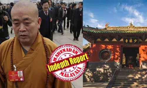 30ലേറെ അവിഹിത സന്താനങ്ങളുള്ള ബ്രഹ്‌മചാരിയായ ബുദ്ധ സന്യാസി; യാത്രക്ക് ഫോക്സ്വാഗണ്‍ എസ്.യു.വി, ധരിക്കാന്‍ സ്വര്‍ണ്ണം പൂശിയ വസ്ത്രം; മാര്‍ക്കറ്റിങ്ങിന്റെ രാജാവായതുകൊണ്ട് സിഇഒ സന്യാസി എന്ന് വിളിപ്പേര്; ഷാവോലിന്‍ ക്ഷേത്ര അധിപനെതിരെ അന്വേഷണവുമായി ചൈന