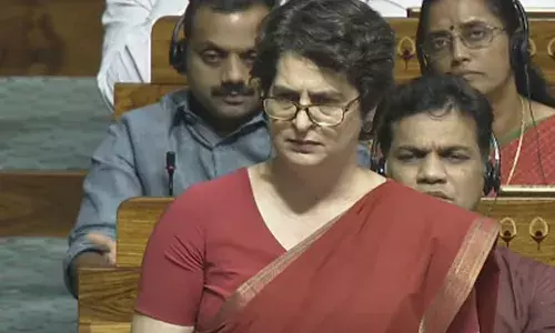 അമ്മയുടെ കണ്ണുനീര്‍ വീണത് അച്ഛനെ ഭീകരര്‍ വധിച്ചപ്പോള്‍; പഹല്‍ഗാമില്‍ പ്രിയപ്പെട്ടവരെ നഷ്ടമായവരുടെ വേദന എനിക്ക് അറിയാം; വിനോദസഞ്ചാരികളെ ഭീകരര്‍ക്ക് വിട്ടു കൊടുത്തു; ഉത്തരവാദിത്തം പ്രധാനമന്ത്രിക്കും ആഭ്യന്തരമന്ത്രിക്കും ഇല്ലേ; നേതൃത്വം ക്രെഡിറ്റ് ഏറ്റെടുക്കാന്‍ മാത്രമല്ല, ഉത്തരവാദിത്വവും കാണിക്കണമെന്ന് പ്രിയങ്ക