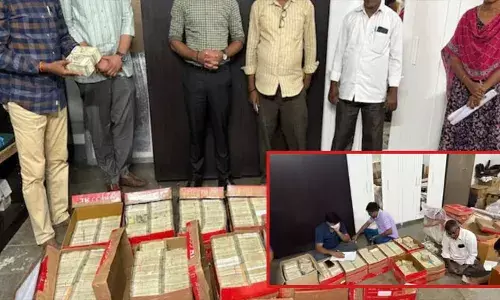 ഹൈദരാബാദിൽ ഫാം ഹൗസിൽ റെയ്ഡ്; പിടിച്ചെടുത്തത് 11 കോടി രൂപ; ജഗ്‌മോഹന്റെ കാലത്തെ മദ്യകുംഭകോണവുമായി ബന്ധമെന്ന് റിപ്പോർട്ട്; ഉന്നതരുടെ പങ്ക് പുറത്ത് വരുമെന്ന് അന്വേഷണ സംഘം