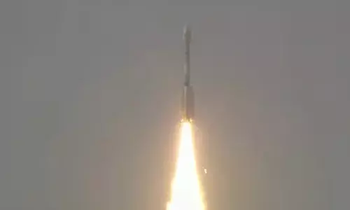 ബഹിരാകാശ ദൗത്യത്തില്‍ ഇന്ത്യക്ക് പുതിയ വഴികള്‍ തുറന്ന് നൈസാര്‍ കുതിച്ചുപൊങ്ങി; ഐഎസ്ആര്‍ഒ- നാസ സംയുക്ത സംരംഭം വിജയകരം; ഇന്ത്യയുടെ ചെലവേറിയ ദൗത്യം കാലാവസ്ഥ നിരീക്ഷണത്തിലും പ്രകൃതി ദുരന്തങ്ങളുടെ പ്രവചനത്തിലും നിര്‍ണായക പങ്ക് വഹിക്കും