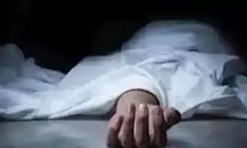 ദമ്പതികളെ പാടത്ത് മരിച്ച നിലയില്‍ കണ്ടെത്തി; ഇരുവരുടേയും ശരീരത്ത് കുത്തിവെച്ച പാടുകള്‍: അന്വേഷണം ആരംഭിച്ച് പോലിസ്