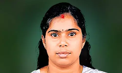 ചെന്നൈയിലേക്കുള്ള യാത്രയ്ക്കിടെ മലയാളി യുവതി ട്രെയിനില്‍ നിന്നും വീണു മരിച്ചു; അപകടം ഭര്‍ത്താവിനും മകള്‍ക്കുമൊപ്പം യാത്ര ചെയ്യവെ