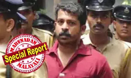 വിയ്യൂരിലെ അതിസുരക്ഷാജയിലില്‍ സഹ തടവുകാരുമായി ചേര്‍ന്ന് കലാപമുണ്ടാക്കാന്‍ ശ്രമിച്ചതോടെ കൊടി സുനിയെ 2023 നവംബറില്‍ തവനൂരിലേക്കു മാറ്റി; 2024 ഡിസംബറില്‍ പരോളിന് പുറത്തിറങ്ങിയത് തവനൂരില്‍ നിന്നും; 2025 ജൂലൈയില്‍ കൊടി സുനി വീണ്ടും കണ്ണൂരില്‍ എത്തി; മദ്യാപനത്തില്‍ പരോള്‍ റദ്ദായി; വീണ്ടും ജയിലില്‍; കൊടി സുനിയ്ക്ക് പിന്നില്‍ ആര്?