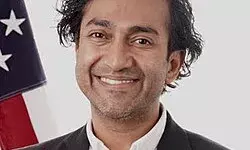 വിനയ് പ്രസാദ് FDA-യില് നിന്ന് രാജിവച്ചു: വിവാദങ്ങള്ക്ക് വിരാമം? വിനയ് പ്രസാദ് FDA-യില് നിന്ന് രാജിവച്ചു: വിവാദങ്ങള്ക്ക് വിരാമം?