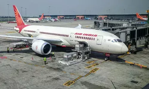 സാങ്കേതിക തകരാർ; ഡൽഹി-ലണ്ടൻ എയർ ഇന്ത്യ ബോയിംഗ് ഡ്രീംലൈനർ വിമാനത്തിന്റെ ടേക്ക് ഓഫ് റദ്ദാക്കി