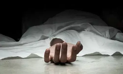 കോഴിക്കോട് മരുതോങ്കരയില്‍ വനാതിര്‍ത്തിക്ക് സമീപം പശുവിനെ മേയ്ക്കാന്‍പോയ സ്ത്രീയെ മരിച്ചനിലയില്‍ കണ്ടെത്തി; പശുവും ചത്ത നിലയില്‍