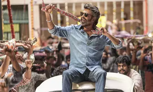 ബ്ലോക്ക്ബസ്റ്റർ ലോഡിങ്..; കാത്തിരിപ്പിന് വിരാമം; പ്രതീക്ഷ തെറ്റിയില്ലെന്ന് ആരാധകർ; കൂലിയുടെ ട്രെയ്‌ലർ പുറത്ത്