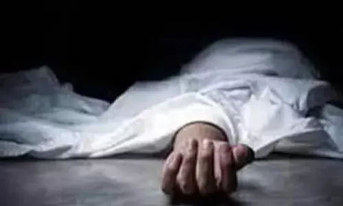 അധ്യാപികയായ ഭാര്യയ്ക്ക് 14 വര്‍ഷമായി ശമ്പളമില്ല; മകന്റെ എന്‍ജിനിയറിങ് പ്രവേശനത്തിന് പണം കണ്ടെത്താന്‍ സാധിച്ചില്ല:  മനംനൊന്ത് പിതാവ് തൂങ്ങി മരിച്ചു