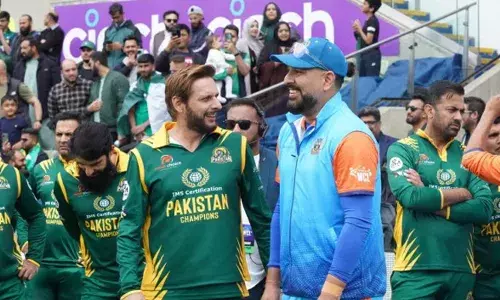 രണ്ടുതവണ കളിക്കാന്‍ വിസമ്മതിച്ച് ഇന്ത്യന്‍ ടീമിന്റെ സര്‍ജിക്കല്‍ സ്‌ട്രൈക്ക്;  രാജ്യത്തിന്റെ പേരിന് കളങ്കമുണ്ടാക്കിയെന്ന് പിസിബി;  ഇന്ത്യയുടെ പക്ഷം പിടിക്കുന്നുവെന്നും ആക്ഷേപം; ലെജന്‍ഡ്സ് ചാമ്പ്യന്‍ഷിപ്പില്‍ ഇനി പാക് ടീം കളിക്കില്ലെന്ന് ഭീഷണി