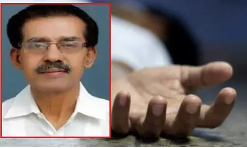 സഹകരണ സംഘത്തിൽ നിന്നും ലഭിക്കാനുള്ളത് 1.67 കോടി രൂപ; മനോവിഷമത്തിൽ മാധ്യമപ്രവർത്തകൻ സർക്കാർ ഓഫീസിൽ‌ തൂങ്ങിമരിച്ചു