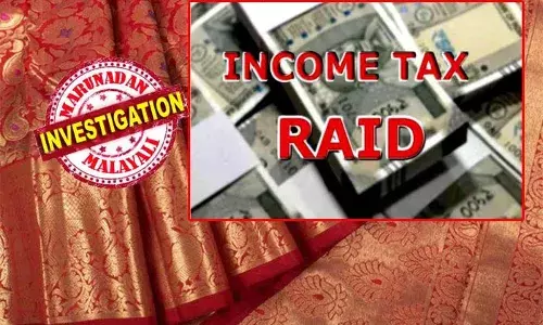 കേരളത്തിന് പുറത്തുള്ള മില്ലുകളില്‍നിന്ന് തുണിത്തരങ്ങള്‍ വാങ്ങുന്നത് ഹവാലാ ഇടപാട് വഴി; കള്ളക്കടത്തായി എത്തുന്ന സ്വര്‍ണം  സംസ്ഥാനത്തിനു പുറത്ത് വിറ്റ് ടെക്‌സ്റ്റൈല്‍സുകള്‍ക്ക് വേണ്ടി തുണിമില്ലുടമകള്‍ക്ക് പണം നല്‍കും;  1200 കോടിയുടെ നികുതിവെട്ടിപ്പ് കേസില്‍ പുറത്തുവരുന്നത് ടെക്സ്‌റ്റൈല്‍സ് ഗ്രൂപ്പുകളും സ്വര്‍ണ്ണക്കടത്തുകാരും തമ്മിലുള്ള ബന്ധം