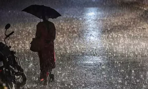 സംസ്ഥാനത്ത് ഇന്ന് അതിതീവ്രമഴയ്ക്ക് സാധ്യത; എറണാകുളം, ഇടുക്കി, തൃശൂര്‍ ജില്ലകളില്‍ റെഡ് അലര്‍ട്ട്: അഞ്ച് ജില്ലകളില്‍ ഓറഞ്ച് അര്‍ട്ട്