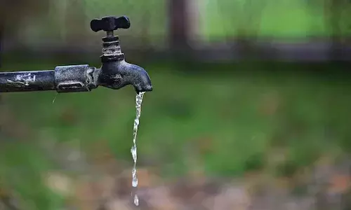 വാട്ടര്‍ മീറ്ററില്‍ കാര്യമായ കറക്കമില്ല; ചോദിക്കുമ്പോഴെല്ലാം വെള്ളം അധികമായി ഉപയോഗിക്കാറില്ലെന്ന് കുടുംബം;  ഒടുവില്‍ വീട്ടുകാരുടെ കള്ളക്കളി കയ്യോടെ പൊക്കി വാട്ടര്‍ സ്‌ക്വാഡ്