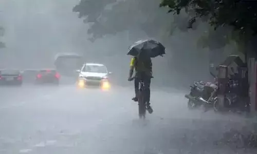 കനത്ത മഴ തുടരുന്നു; രണ്ടുജില്ലകളില്‍ നാളെ വിദ്യാഭ്യാസ സ്ഥാപനങ്ങള്‍ക്ക് അവധി