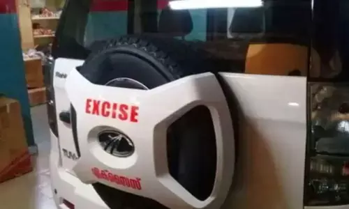 വാടക ക്വാർട്ടേഴ്സ് കേന്ദ്രീകരിച്ച് നടക്കുന്ന ഇടപാടുകളിൽ സംശയം; എക്സൈസിന്റെ പരിശോധനയിൽ കണ്ടെടുത്തത് 21 കിലോ കഞ്ചാവ്