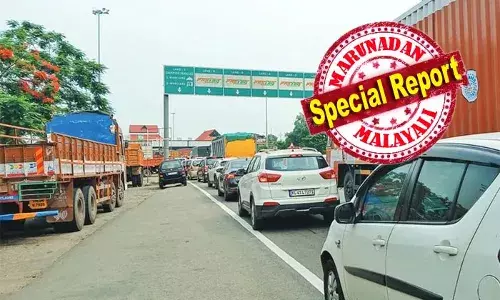 ആദ്യം ഗതാഗത കുരുക്ക് പരിഹരിക്കൂ; എന്നിട്ടാകാം ടോള്‍ പിരിവ്; പാലിയേക്കരയില്‍ ടോള്‍ പിരിവ് നാലാഴ്ചത്തേക്ക് തടഞ്ഞ് ഹൈക്കോടതി; ഗതാഗതക്കുരുക്ക് പരിഹരിക്കുന്നത് സംബന്ധിച്ച് ദേശീയ പാത അതോറിറ്റി വീഴ്ച വരുത്തിയെന്ന് കോടതി; നിര്‍ണായക കോടതി വിധി തൃശ്ശൂര്‍ ഡിസിസി പ്രസിഡന്റിന്റെ ഹര്‍ജിയില്‍