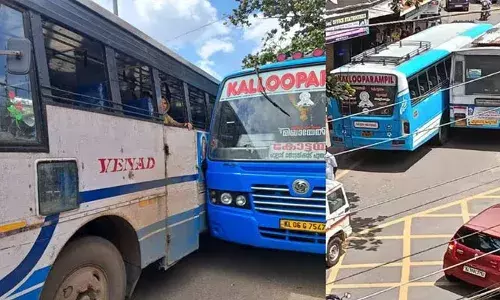 സ്വകാര്യ ബസിലേക്ക് കെഎസ്ആര്‍ടിസി ബസ് ഇടിച്ചു നിർത്തി; നാട്ടുകാരുടെ പ്രതിഷേധം; ഇടപെട്ട് പോലീസ്
